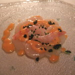 ザ ハウス オブ パシフィック - 前菜「貝柱と甘海老のカルパッチョ　生姜風味のトマトビネグレット」