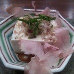 蕎麦切り 酒 大愚 - 冷奴じゃこ掛け。