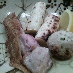 蕎麦切り 酒 大愚 - 媛っこ地鶏とつくね、葱の炭火焼き。