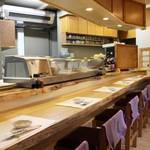 海鮮　十兵衛 - カウンター席　６席