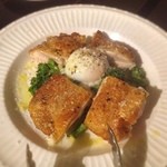 バルバ　ドゥエ - 地鶏ソテー半熟卵のソース