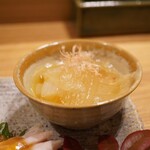 Yakitori Kadan - ◆新玉ねぎのお浸し
      たっぷりの甘みに鰹ぶりの香りを乗せて。