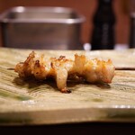 Yakitori Kadan - ◆ヤゲンナンコツ
      最近マイブームなのがヤゲンナンコツ。
      コリコリと香ばしく、纏わりつくような旨味でしっかりお酒を誘う！美味しい！