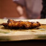 Yakitori Kadan - ◆食道
      しんなりと沈むような食感。タレと交るレバーのような旨さを伝える一口。食感が脂を引き出し、身の味わいを高めてくれる。