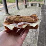 チクテベーカリー - ハムとチーズのバゲットsand 640円