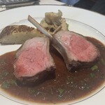 シェ・イノ - 仔羊のロースト，ディジョン風