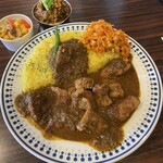 カレーの店 マボロシ - ポークカレー(量ふつう、辛口) 1,200円
                                　＋アチャール 180円
                                　＋鶏と茄子のキーマ 300円