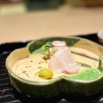 Housa Saryou - 天然ヒラメ 春山菜の醤油漬け