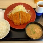 Katsuya - ロースカツ定食 (税込)792円 (2024.03.08)