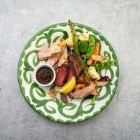 本日のお肉のグリル三種盛り合わせ 100g 3種