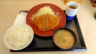 Katsuya - ロースカツ定食 (税込)792円 (2024.03.08)