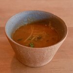 天竺食堂 - 最高に美味しいサービスのダルスープ。