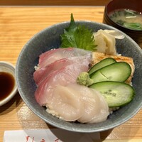 京辰 アークヒルズサウスタワー店 - ランチ丼(カンパチ、帆立、穴子)