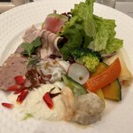 リビエラ東京 - エビとゆずのマリネとても美味しかったです♪