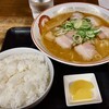 Shimashou - 中華そば大盛り肉増し850円　ご飯150円