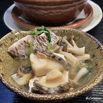 味の店 いわし - 鮑と真鯛の腹身の小鍋立