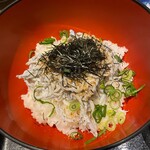 ハナレノミカジノバ - この日の主役、釜揚げしらす丼