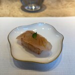 Jean-Georges Tokyo - ヒラメのクリスピー寿司