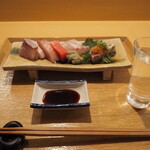 Sake Sakana Toyao - お造り盛り合わせ ＆ 山石 純米吟醸 直汲み 生原酒 うすにごり