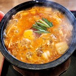 焼肉丼・旨辛うどん すみのえ食堂 - 旨辛カルビうどん