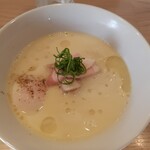 らーめんMAIKAGURA - 白トリュフオイルが香る鶏白湯麺　1260