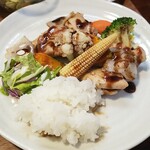 キッチン ブルー グローブ - ご飯にソースを吸わせます