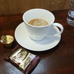 キッチン ブルー グローブ - 最後はミルクを入れます