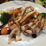 キッチン ブルー グローブ - 反対側から、濃厚バルサミコソースの香りが心地よい