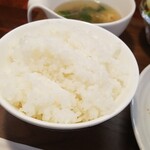 キッチン ブルー グローブ - ご飯大盛りのアップ