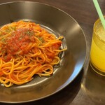 PIZZERIA　TATSU - トマトのパスタに柚子ジュース、パスタも生タイプ