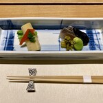 臼杵ふぐ 山田屋 - 前菜 筍 人参 うるい 鰆の海苔醤油がけ 花わさび そら豆