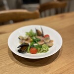 Kobayashi Shefu Ga Tegakeru Yoru No Bejisutoro - 鮮魚と鎌倉野菜のアクアパッツア