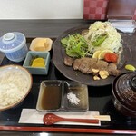 ごはん処 百彩 - ステーキ定食¥1,800