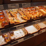 yakitatei - パンは100種類以上