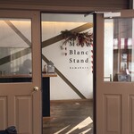 Mont Blanc Stand - 