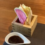 Messi - 糸島野菜、手前の肉味噌をつけて頂きました。