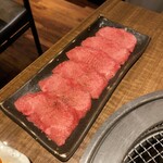 焼肉にくがとう - 絶妙カット 特上タン塩