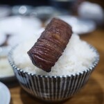 炭火焼肉ホルモンさわいし - ハラミ　オンザライス