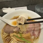 らぁ麺やまぐち - 風味が違い、舌先に意識が集まる