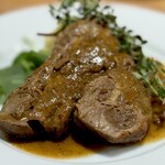 Bistro Hutte - 仔羊モモ肉の白ワイン煮込み