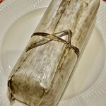 いづ重 - 丁寧に竹皮に包まれていて剥がすのがもどかしいｗ