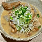 鶏料理 炭火焼 あらた - お勧めらしい煮込み　しっかり炊かれていて美味しくいただけました