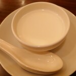 ドラゴン ショクドウ - 