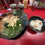 豚骨醤油ラーメン 王道家 - ・普通（麺固め）・玉子・万能ねぎ・ご飯（半）
