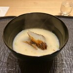 ひがしやま 司 - 蕗の薹と揚げたウドの白味噌仕立て　