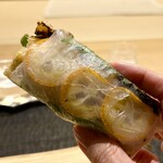 ひがしやま 司 - 鰻、金柑、大根、甜麺醤の春巻き