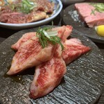 三先 肉焼屋 - 