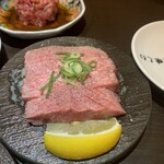 三先 肉焼屋 - 