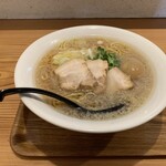 麺や 佐渡友 - 醤油らー麺・麺増・味玉トッピング