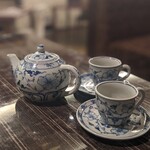 中国料理 竜苑 - 鉄観音茶　染付の茶器　